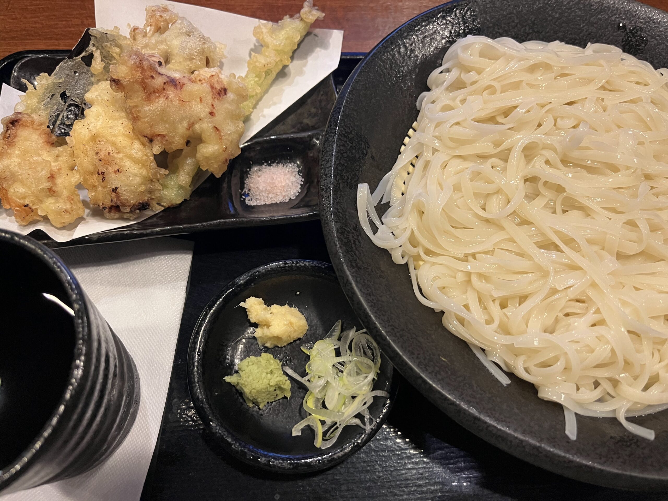 稲庭うどんと比内地鶏のとり天